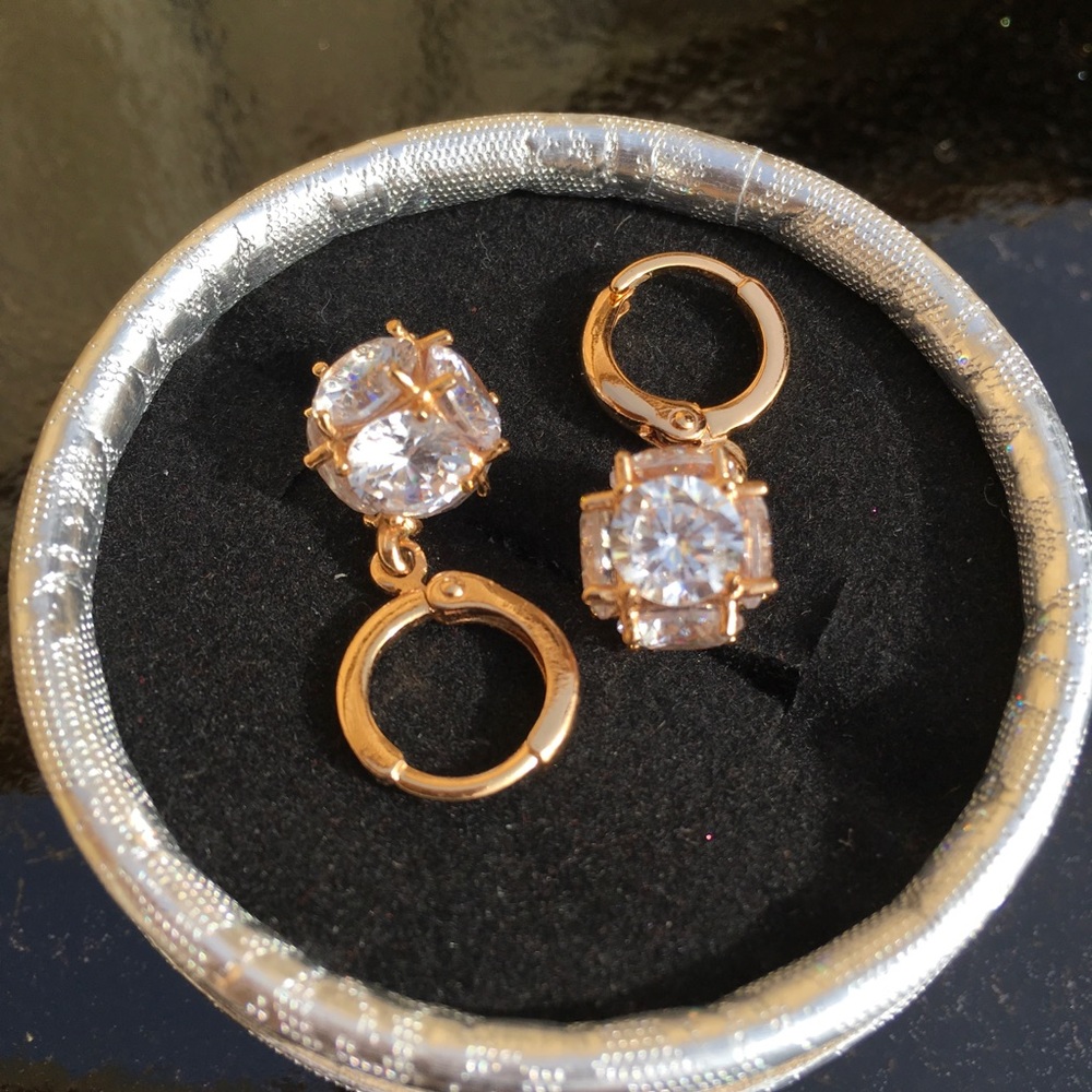 CRYSTAL & GOLD COATED EARRINGS. 1 Left - Picture 5 of 8